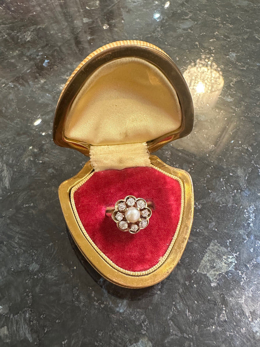 LOVELY OLD MINE CUT Diamonds in 14K Antique Setting w/Modern 1.03CT Pearl Center, Size 7.5. 8OMD=1.05CTTW