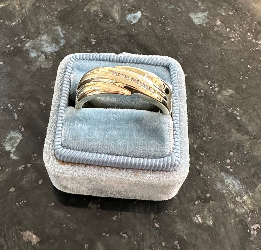 Gorgeous 14K Vintage Diamond Band Ring, Size 10.25. 7D=.10CTTW est., Estate Collection
