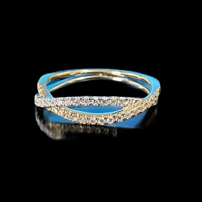 Simple & Elegant 2-Tone 14K Gold & Diamond Band Ring, Size 6.75. 36D=.20CTTW G/VS2-SI1