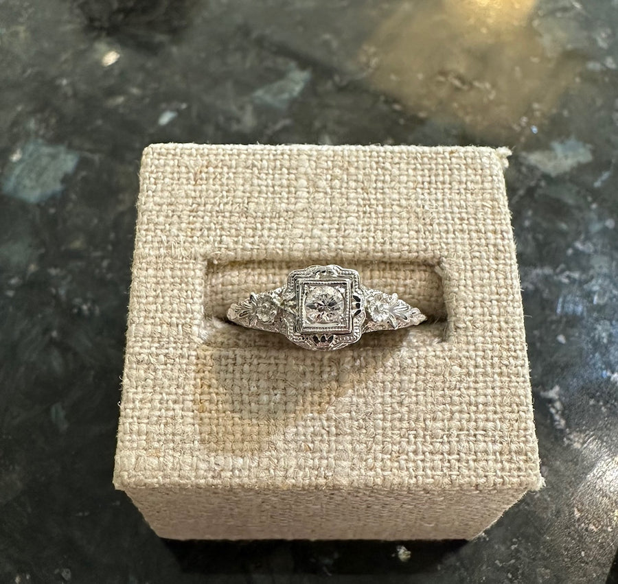 Stunning 18K Diamond Art Deco Era Ring, Size 5.75. Old Mine Diamond=.10CTTW