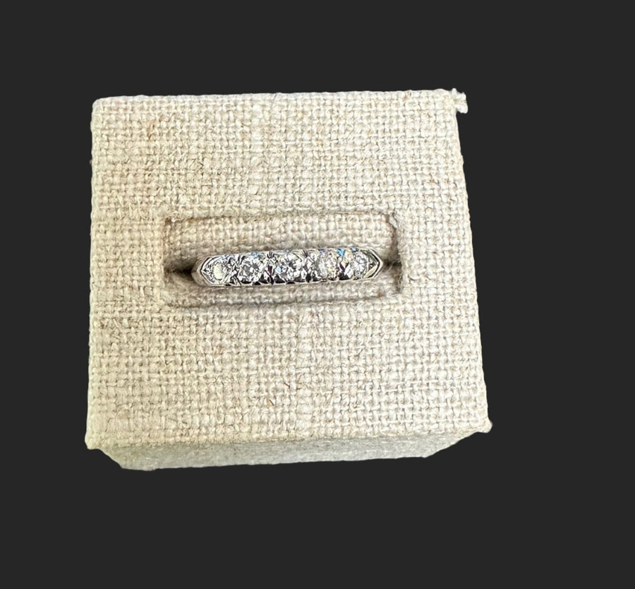 Retro 5-Stone Diamond Ring, Size 7. 14K, Signed "Erev". 5D=.25CTTW G/VS2. Estate Collection