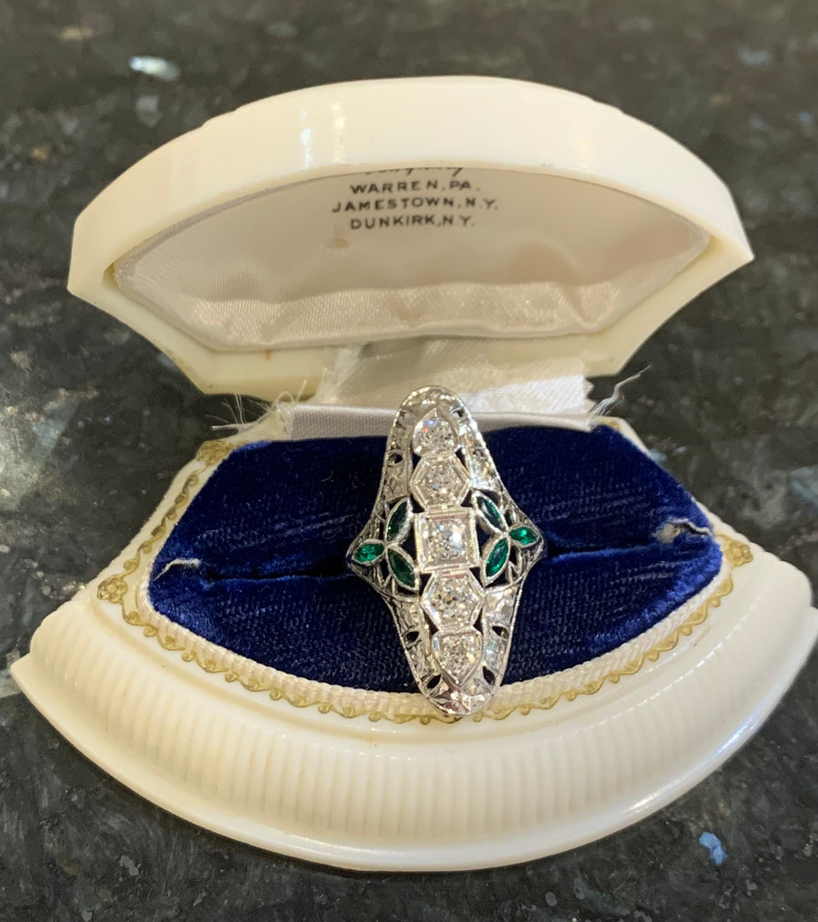 5 DIAMOND Spectacular Dinner Ring w/Synthetic Emeralds in 18K, 5D=.76CTTW. Finger Size 6.5