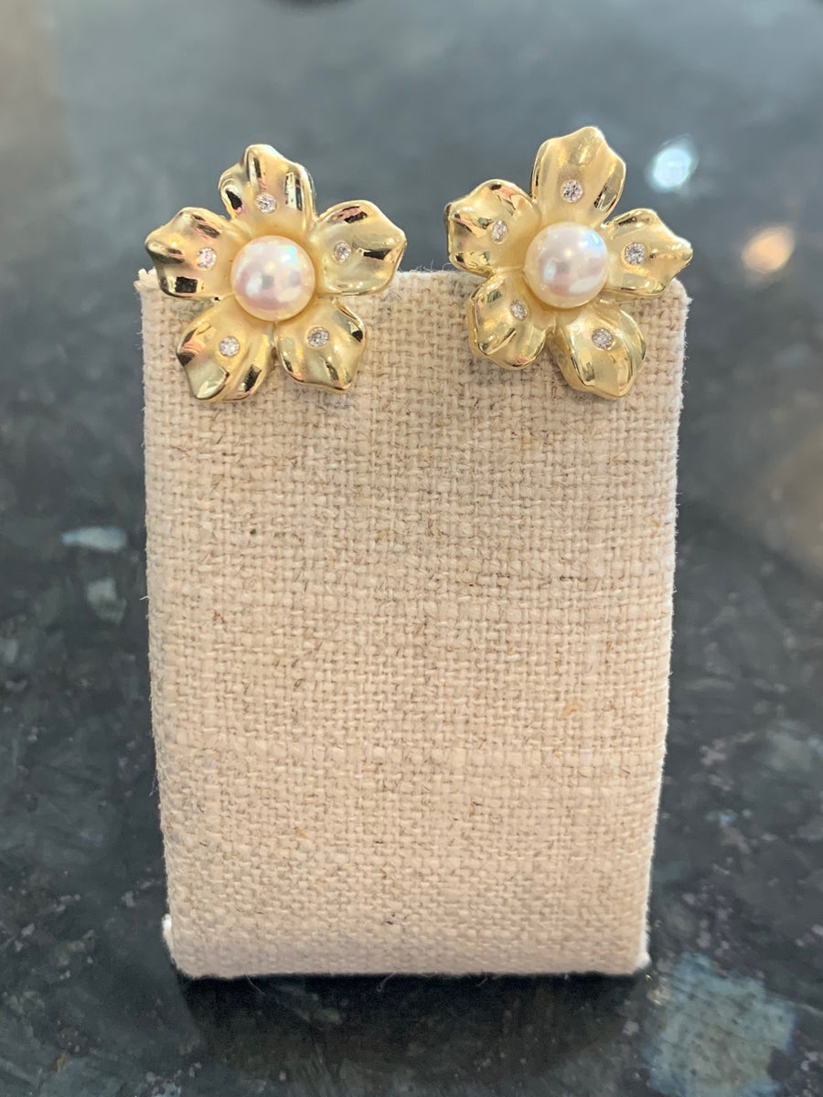 Unique & Classic Diamond & Pearl Flower Stud Omega Back Earrings in 14K Yellow Gold, 10D=.16CTTW