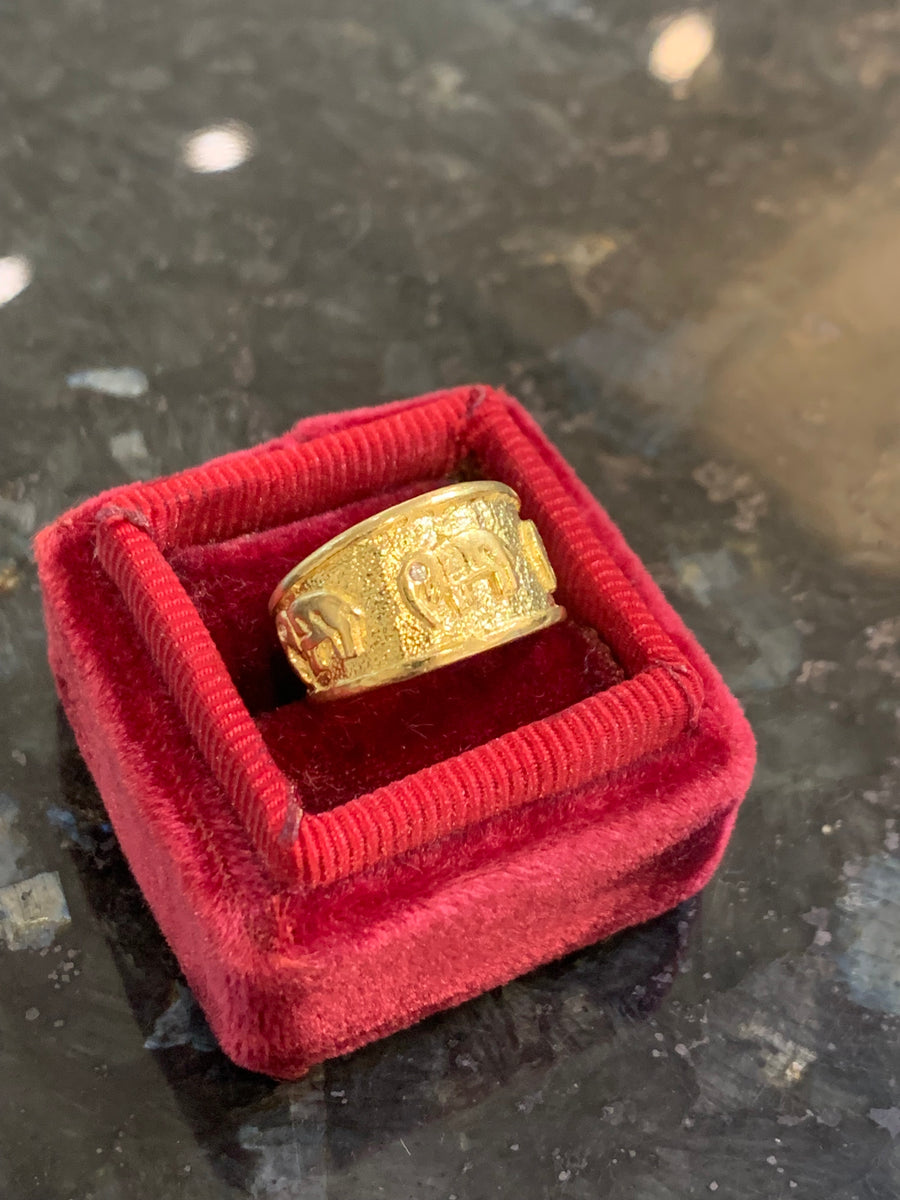An Elephant Never Forgets! 14K Wide Band Diamond Estate Ring, 3D=.04CTTW
