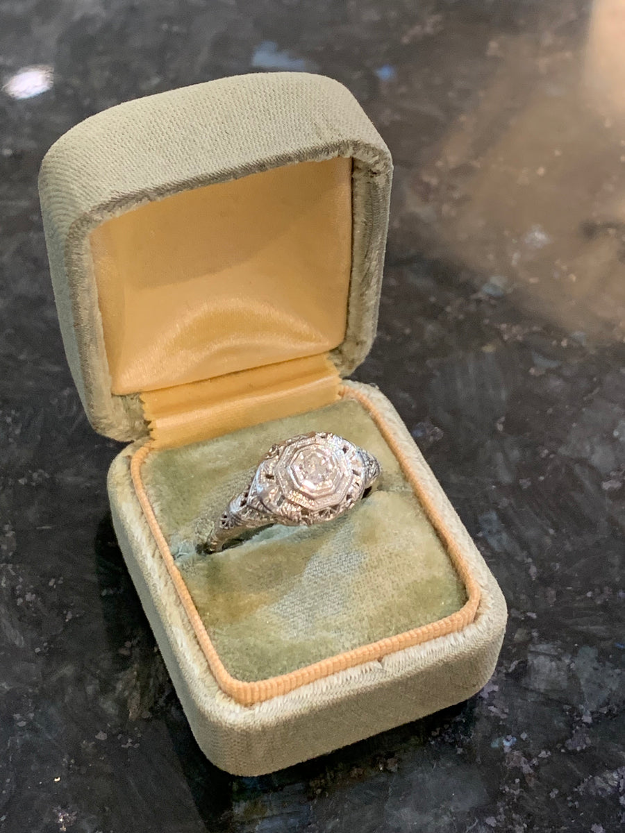 18K Filigree Diamond Ring, Circa 1920's. Finger Size 7.75. D=.09 carat
