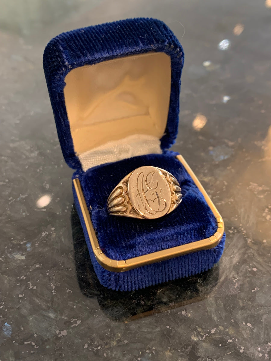 1920's Signet Ring in 10K Gold, Finger Size 8.25